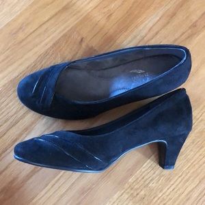 Black classic low heels, suede, comfy. Worn one time.